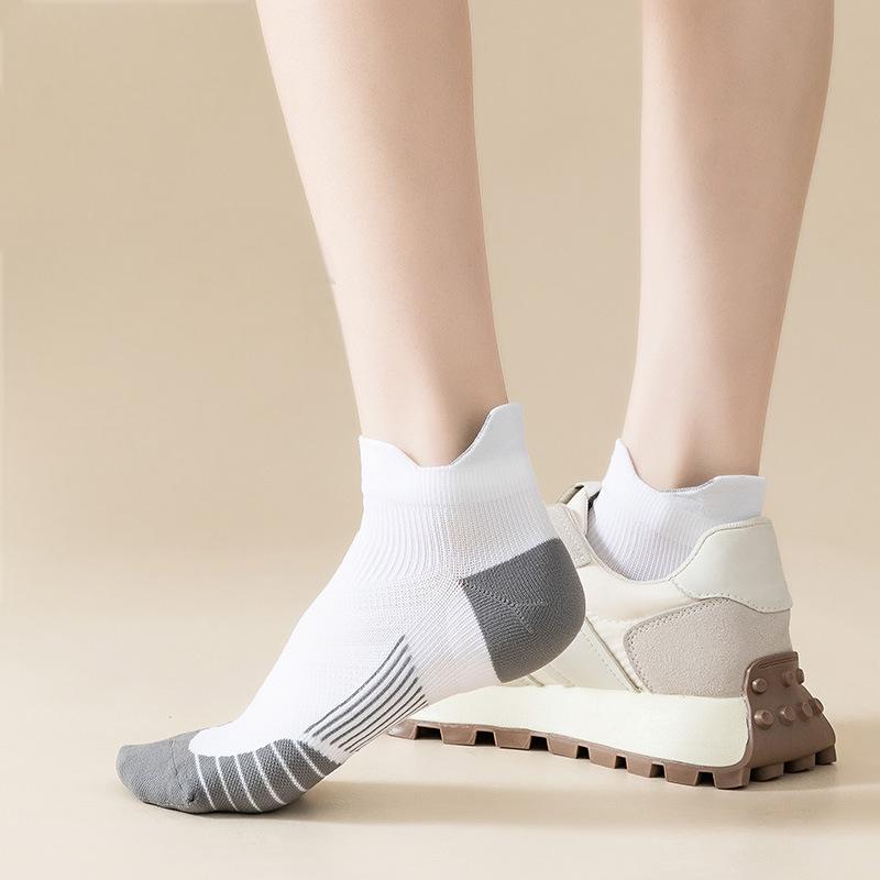 Sports socks for men and women